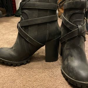 Express size 9 black boots